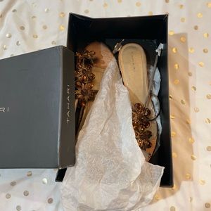 GUC Tahari Jeweled Sandals Sz 10